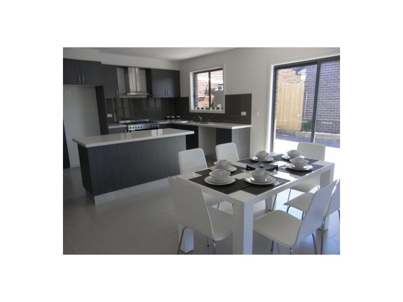 1/160 Biggs Street, St Albans VIC 3021