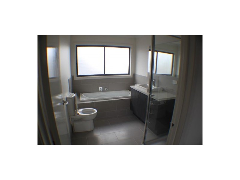 1/160 Biggs Street, St Albans VIC 3021