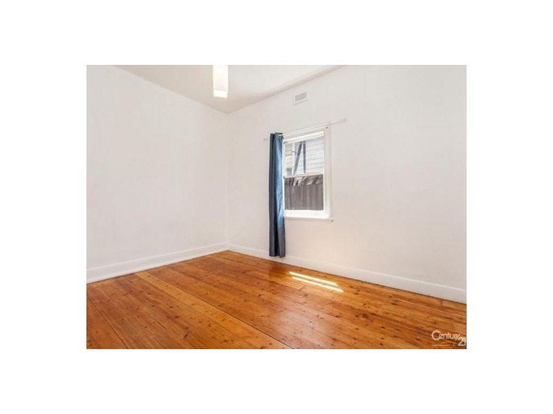 36 Hall Street, Newport VIC 3015