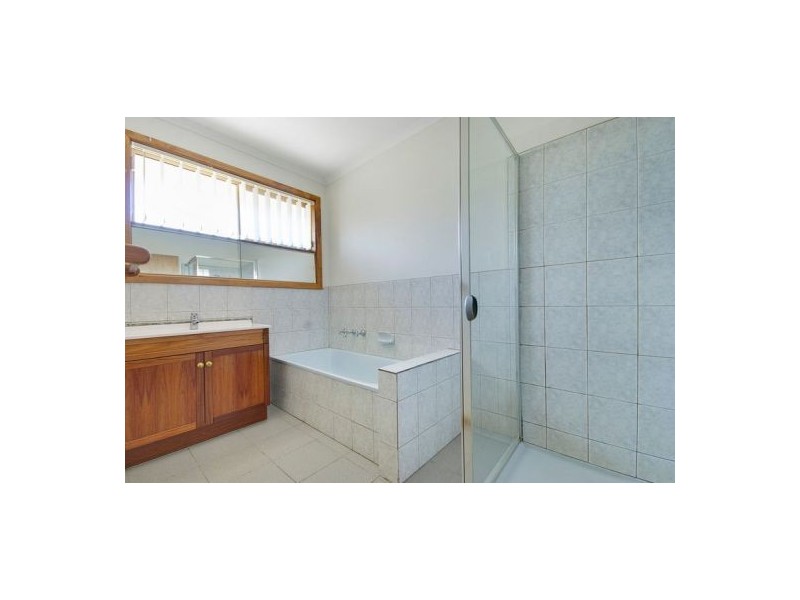 2/25 Racecourse Road, Noble Park VIC 3174