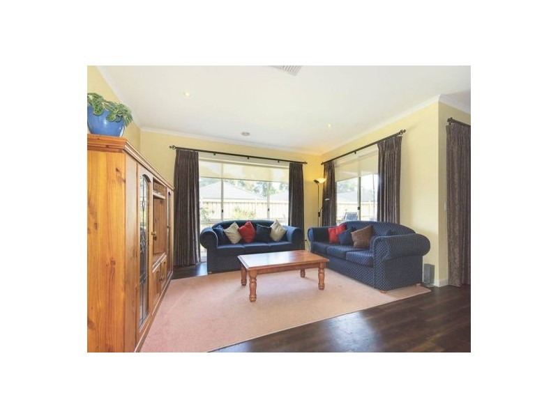 50 Sussex Street, Cranbourne North VIC 3977