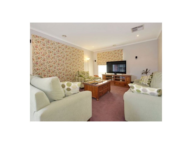 50 Sussex Street, Cranbourne North VIC 3977