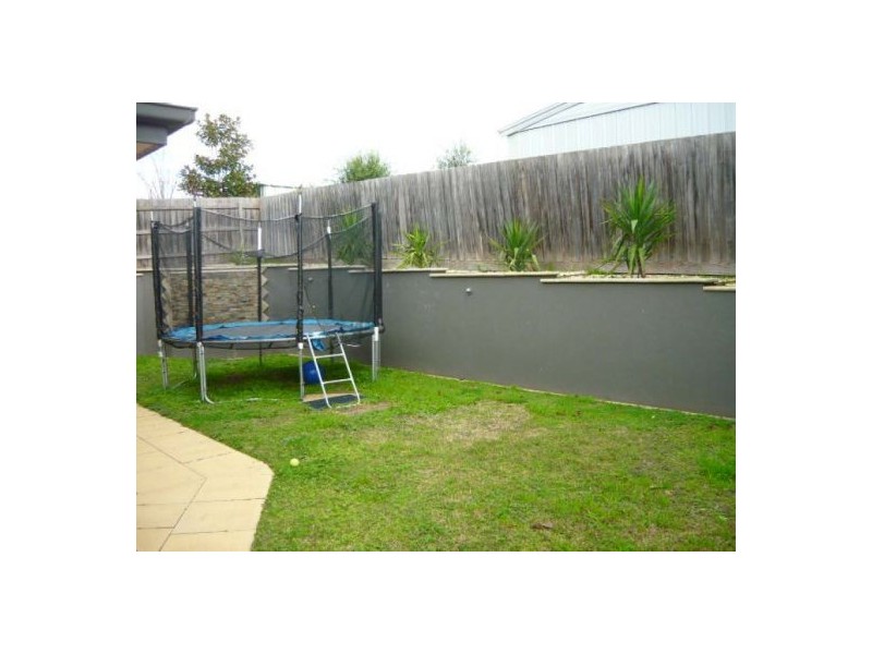 6 Dairy Place, Skye VIC 3977