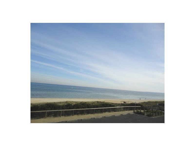 2/18 Avondale Avenue, Chelsea VIC 3196