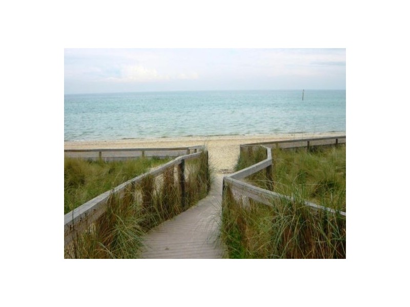 2/18 Avondale Avenue, Chelsea VIC 3196