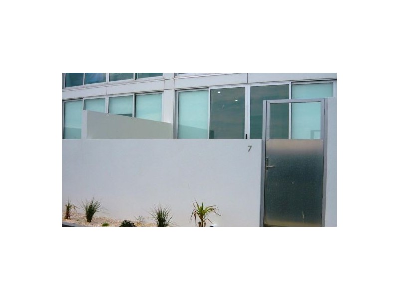 2/18 Avondale Avenue, Chelsea VIC 3196