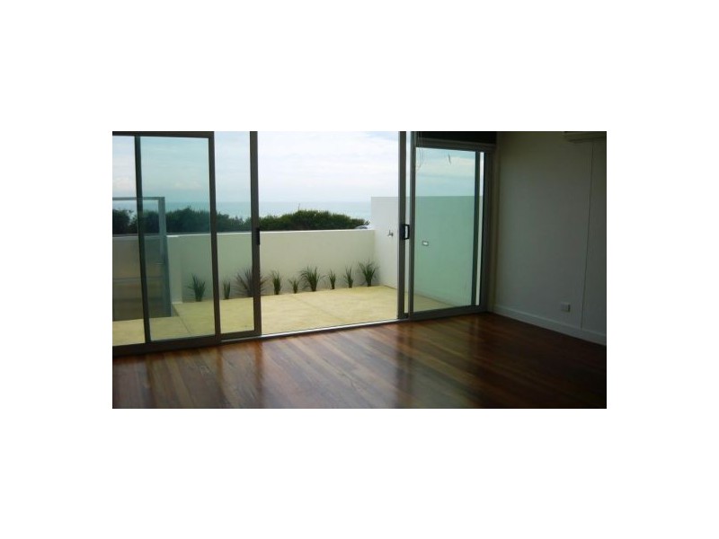 2/18 Avondale Avenue, Chelsea VIC 3196