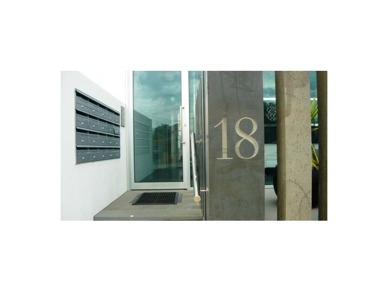 2/18 Avondale Avenue, Chelsea VIC 3196