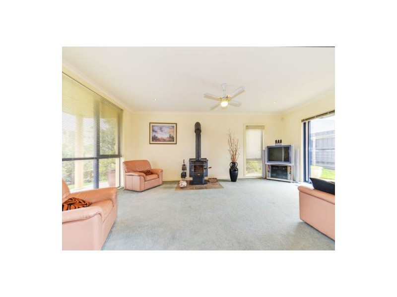 9a Bapaume Avenue, Edithvale VIC 3196