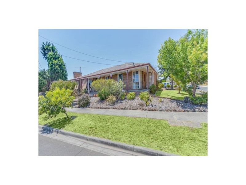 11 Sandleford Place, Dingley Village VIC 3172