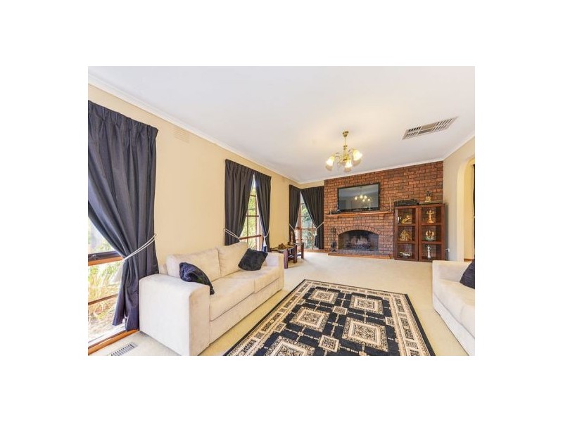 11 Sandleford Place, Dingley Village VIC 3172