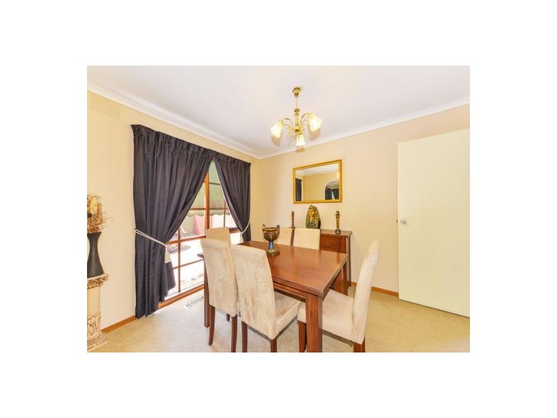 11 Sandleford Place, Dingley Village VIC 3172