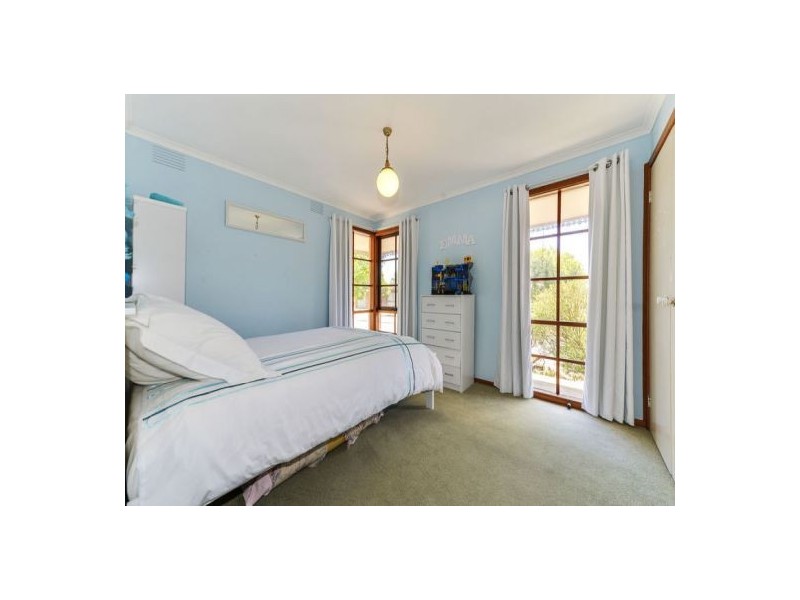 11 Sandleford Place, Dingley Village VIC 3172