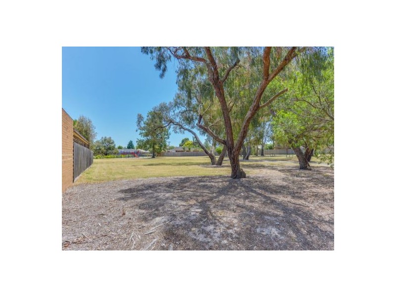 11 Sandleford Place, Dingley Village VIC 3172