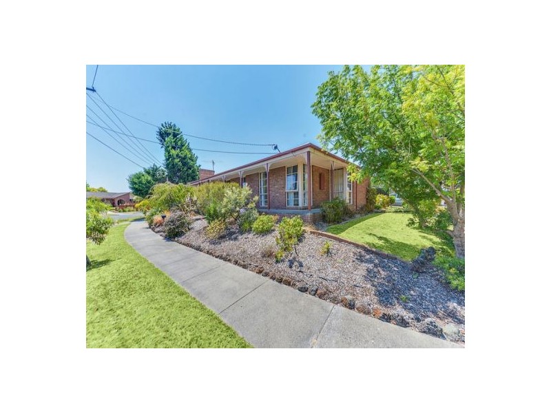 11 Sandleford Place, Dingley Village VIC 3172