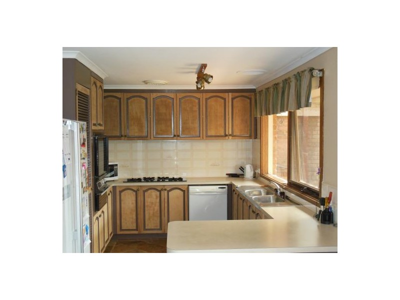 11 Sandleford Place, Dingley Village VIC 3172