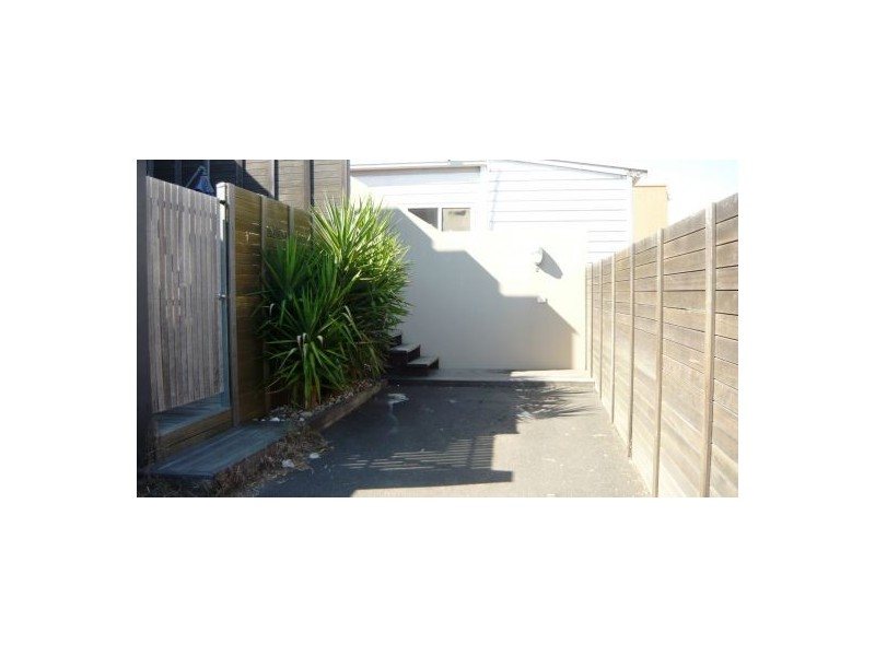 2 227 Nepean Higway, Edithvale VIC 3196