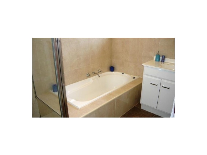 1/87 Lochiel Avenue, Edithvale VIC 3196