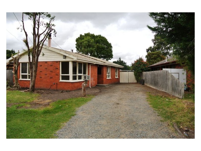 10 Fairbairn Road, Cranbourne VIC 3977