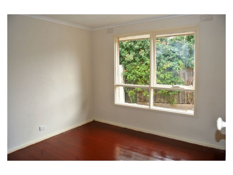 10 Fairbairn Road, Cranbourne VIC 3977