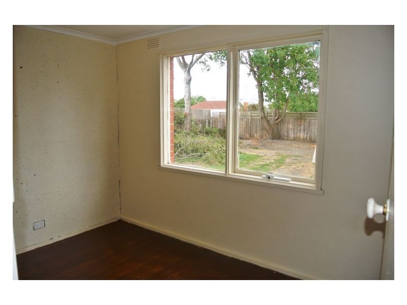 10 Fairbairn Road, Cranbourne VIC 3977