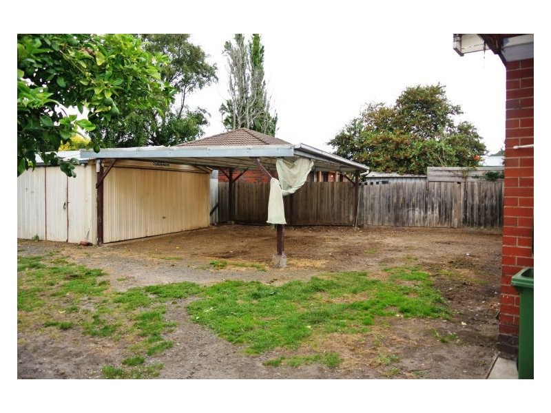 10 Fairbairn Road, Cranbourne VIC 3977