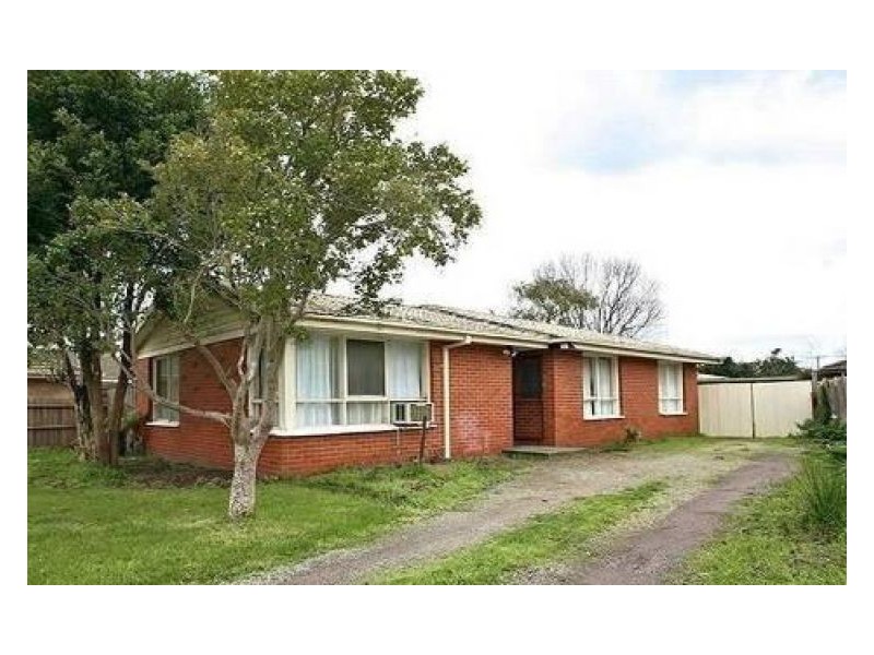10 Fairbairn Road, Cranbourne VIC 3977