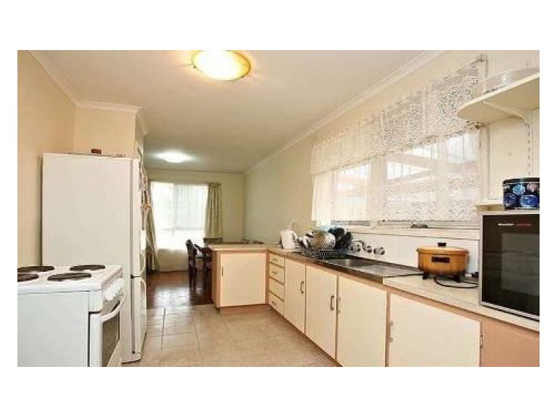 10 Fairbairn Road, Cranbourne VIC 3977