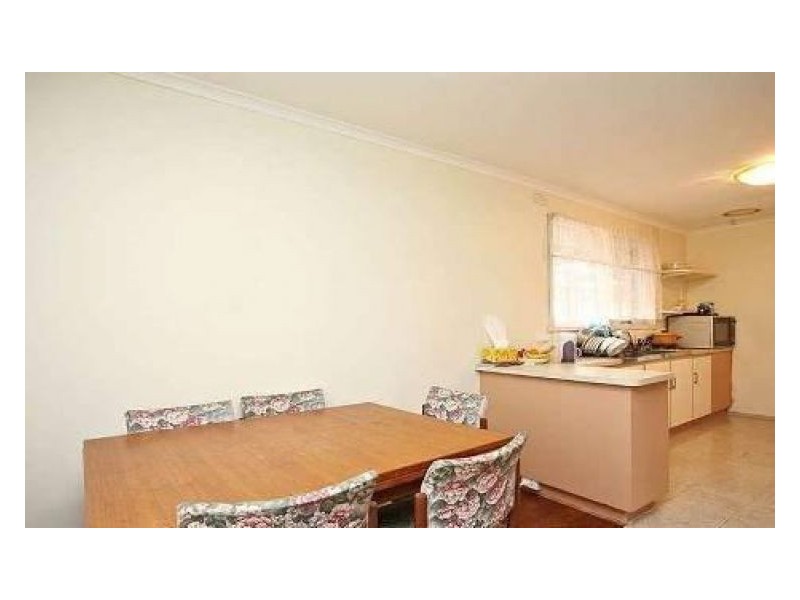10 Fairbairn Road, Cranbourne VIC 3977