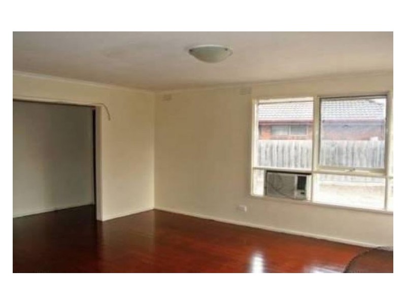 10 Fairbairn Road, Cranbourne VIC 3977