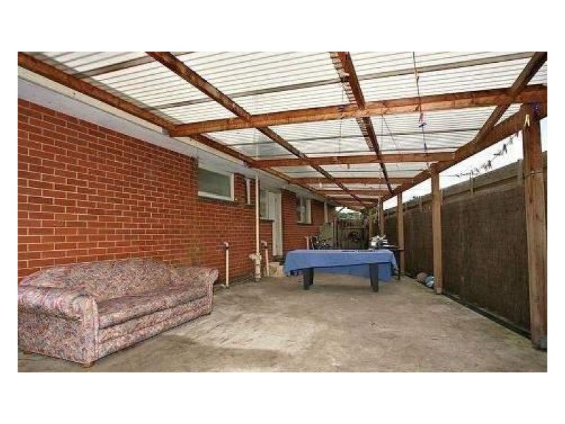 10 Fairbairn Road, Cranbourne VIC 3977