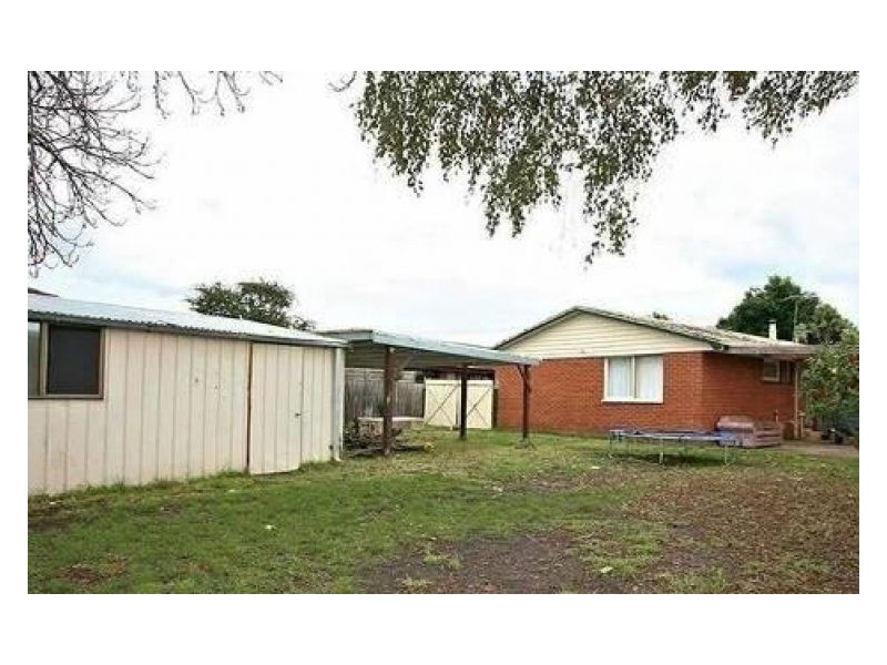 10 Fairbairn Road, Cranbourne VIC 3977