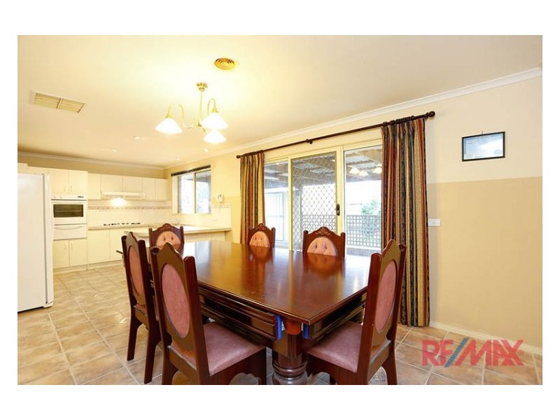 4 Ironbark Close, Hampton Park VIC 3976