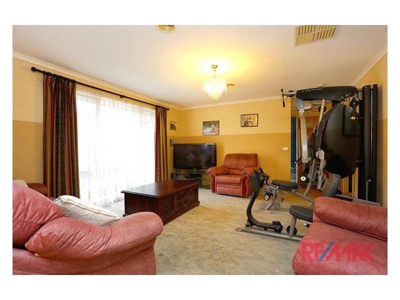 4 Ironbark Close, Hampton Park VIC 3976