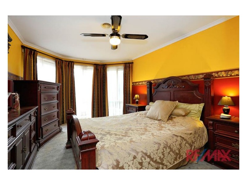 4 Ironbark Close, Hampton Park VIC 3976