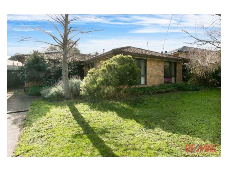 5 Allison Avenue, Eumemmerring VIC 3177