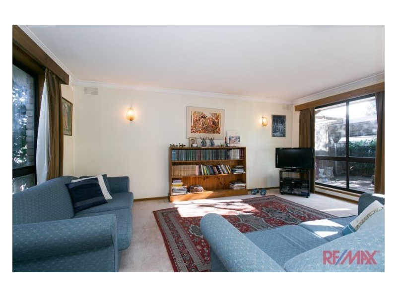 5 Allison Avenue, Eumemmerring VIC 3177