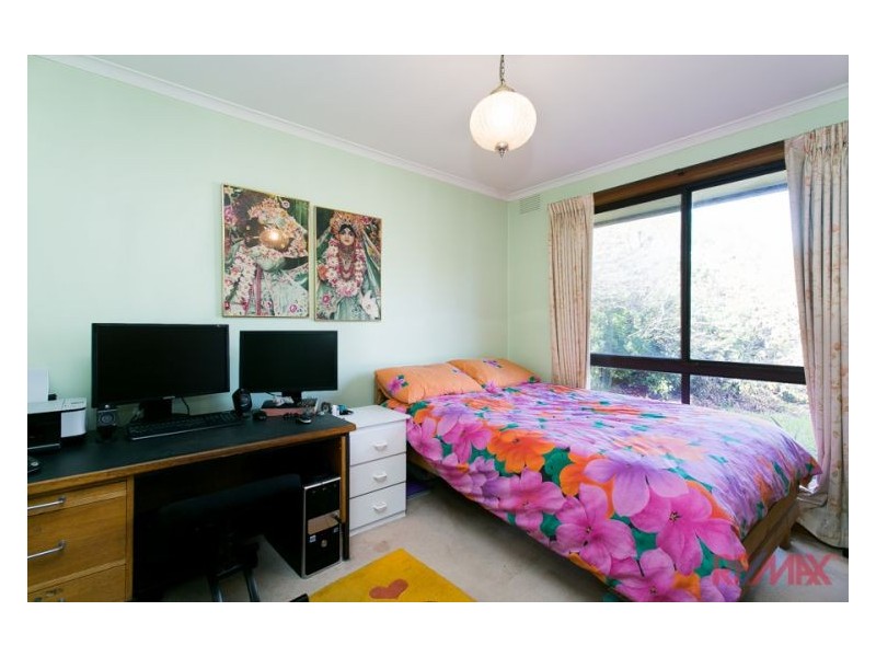 5 Allison Avenue, Eumemmerring VIC 3177