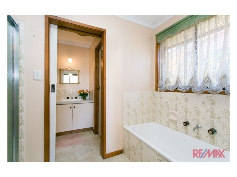 5 Allison Avenue, Eumemmerring VIC 3177