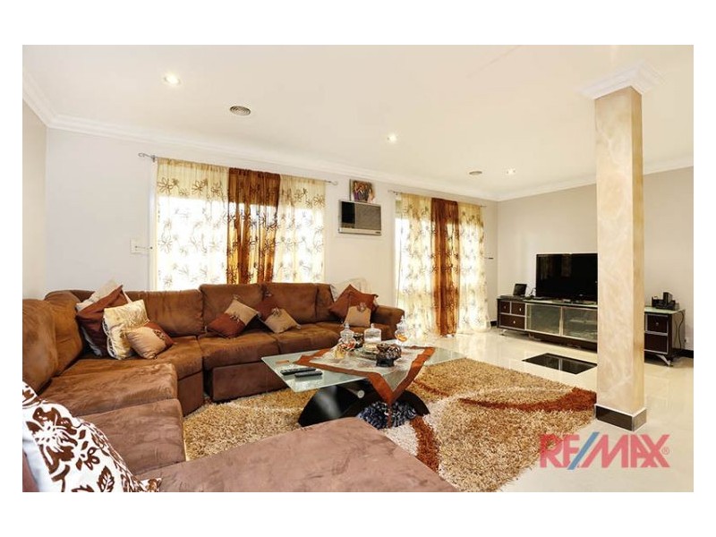 19 Beckington Crescent, Hampton Park VIC 3976