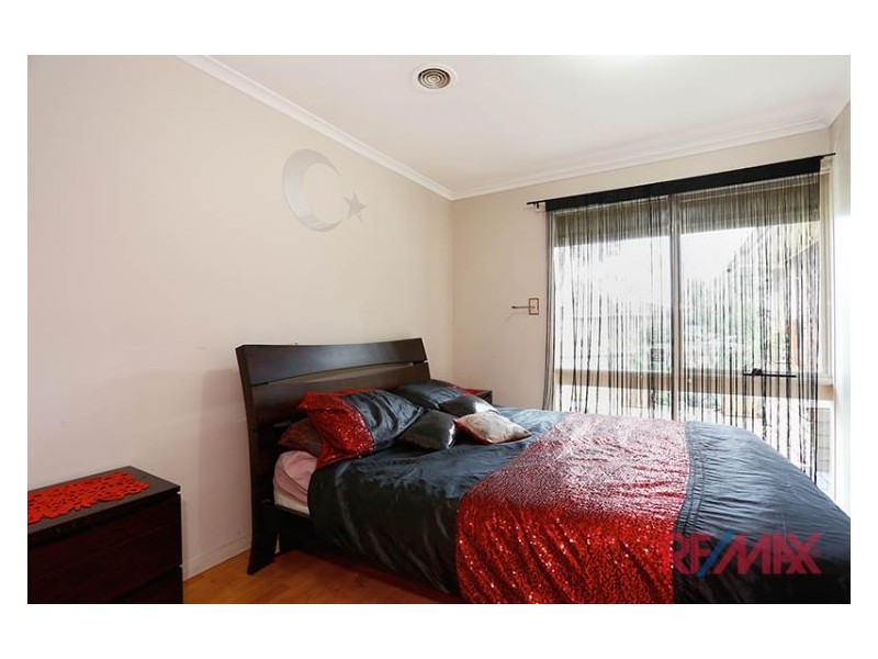 19 Beckington Crescent, Hampton Park VIC 3976