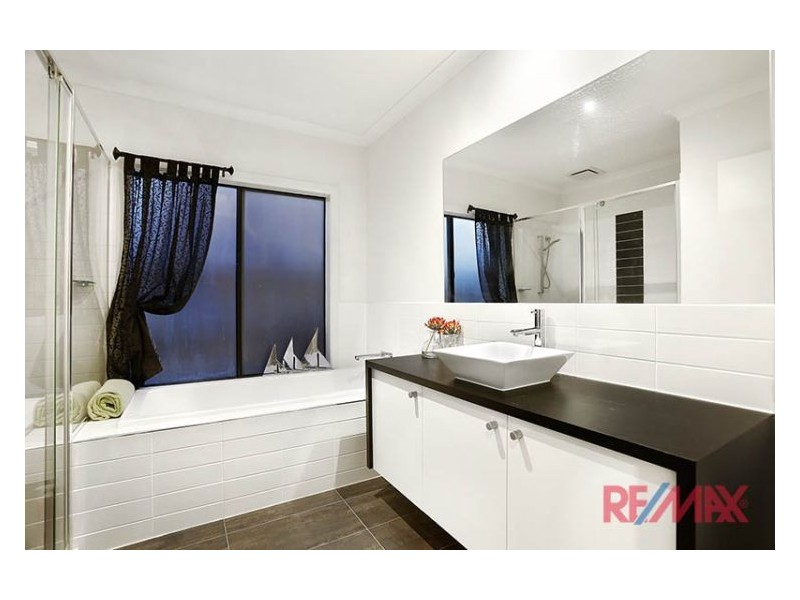 49 Lyndhurst Boulevard, Lyndhurst VIC 3975