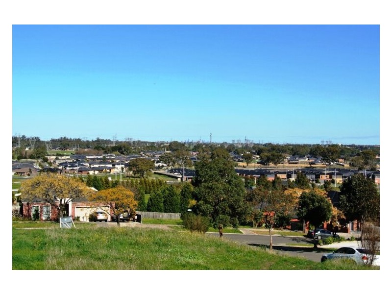 18 Lewins Rail Avenue, South Morang VIC 3752