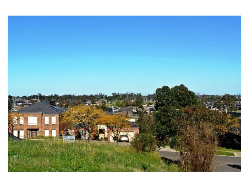 18 Lewins Rail Avenue, South Morang VIC 3752