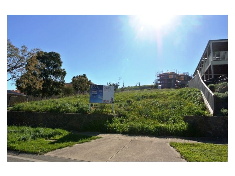 18 Lewins Rail Avenue, South Morang VIC 3752