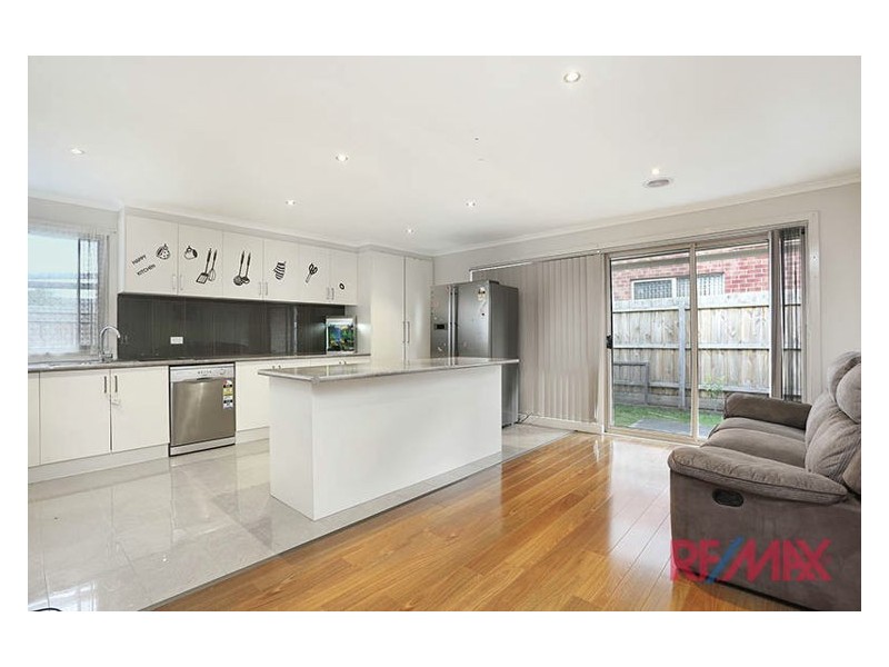 16 Regal Avenue, Hallam VIC 3803