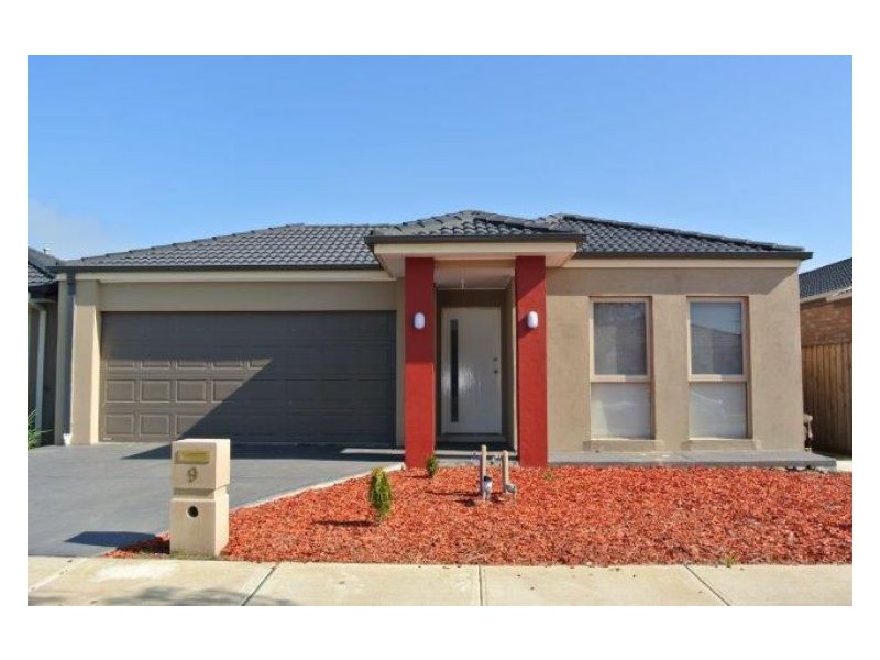 9 Hemingway Grove, Cranbourne West VIC 3977