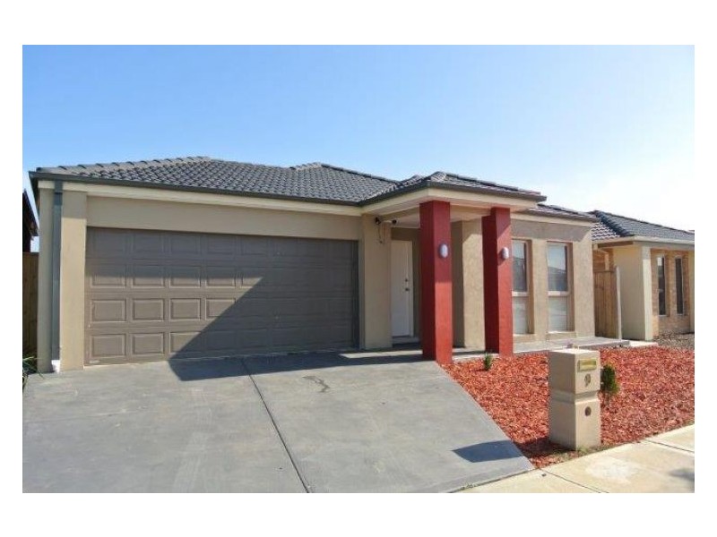9 Hemingway Grove, Cranbourne West VIC 3977
