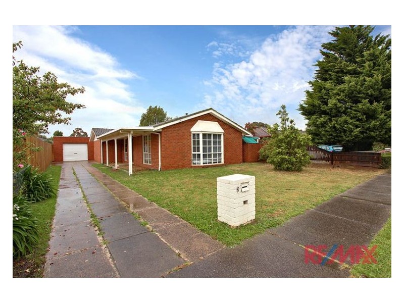 8 Verona Drive, Hampton Park VIC 3976