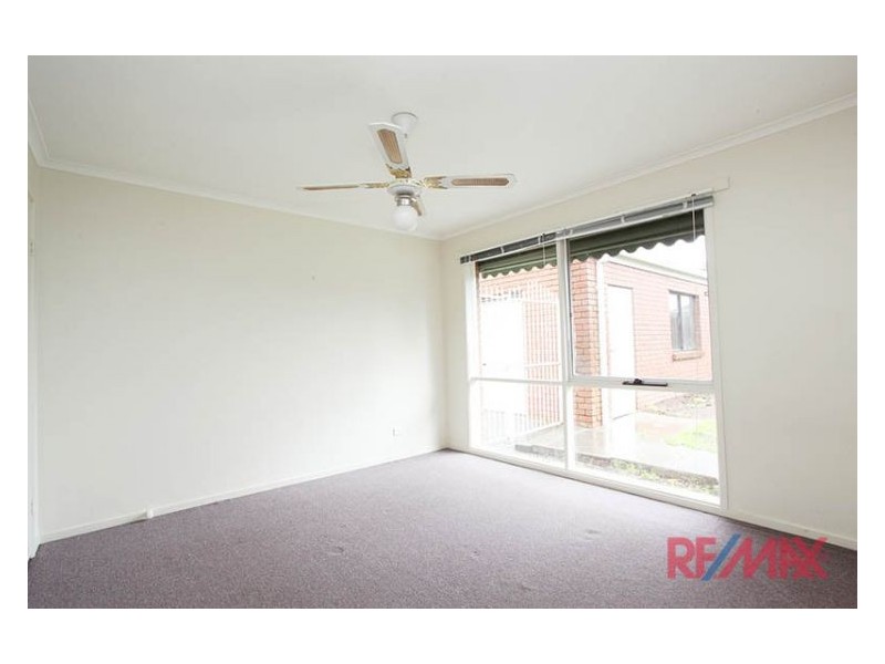8 Verona Drive, Hampton Park VIC 3976